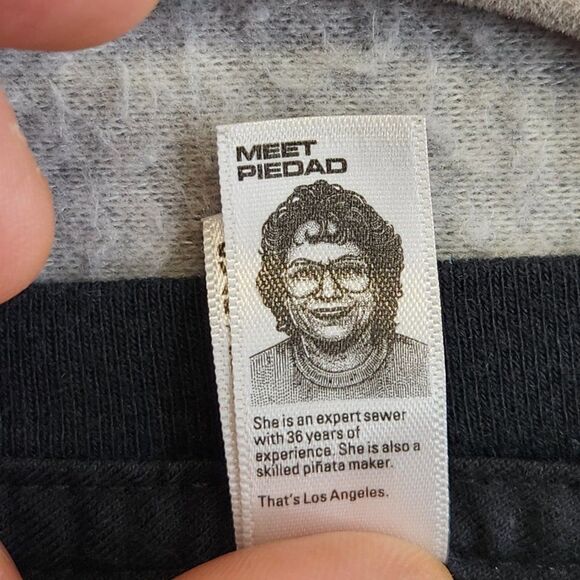 Maroon 5 Shirt Womens Medium Black Red Pill Blues Tour Concert Music Band Tee - Picture 11 of 14